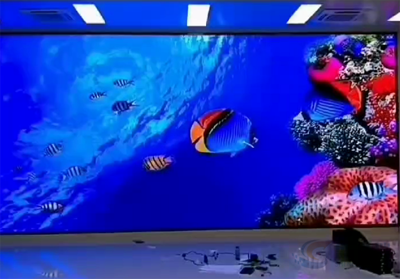 葫蘆島室內(nèi)P1.53高密度全彩顯示屏